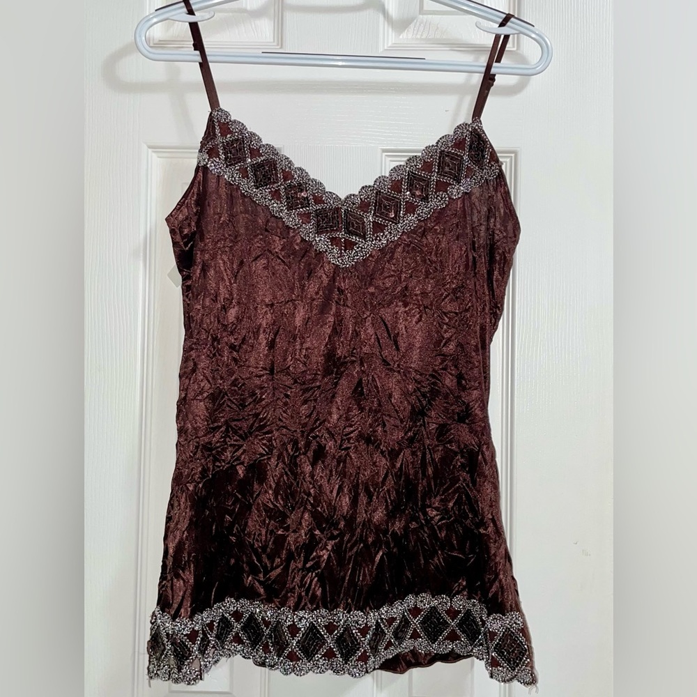 Undershirt with sequin